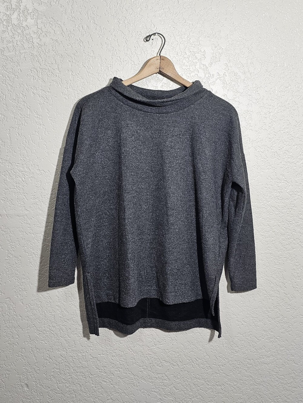 Anthropologie Solid Gray Ribbed Sweater